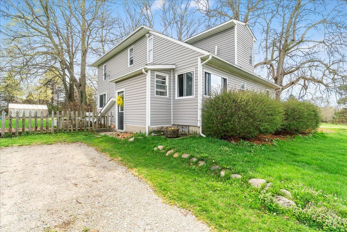 975 South Elliott Road Fowlerville, MI 48836 - Photo 5 of 56 11-Media Jett - 23