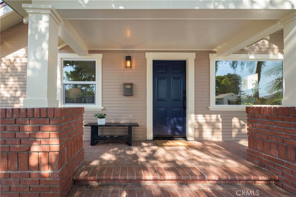 4245 East 6th Street Long Beach, CA 90814 - Photo 3 of 27 a view of outdoor space