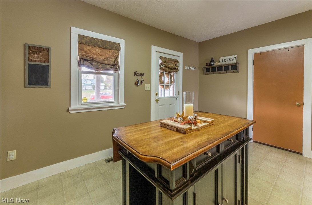 218 Haigh Road Oberlin, OH 44074 - Photo 5 of 35