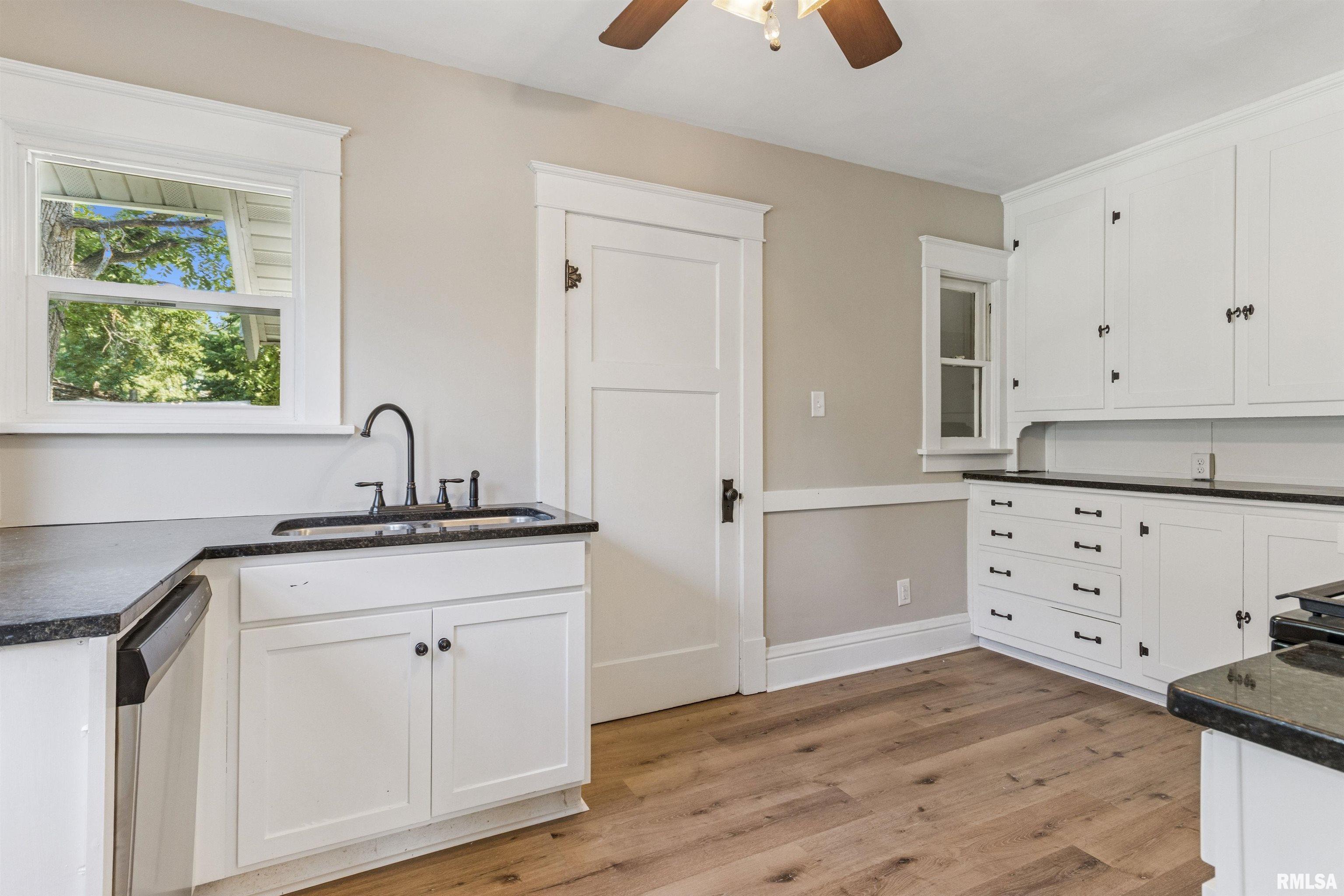 209 East Spruce Street Springfield, IL 62704 - Photo 11 of 17 Gallery Image 11