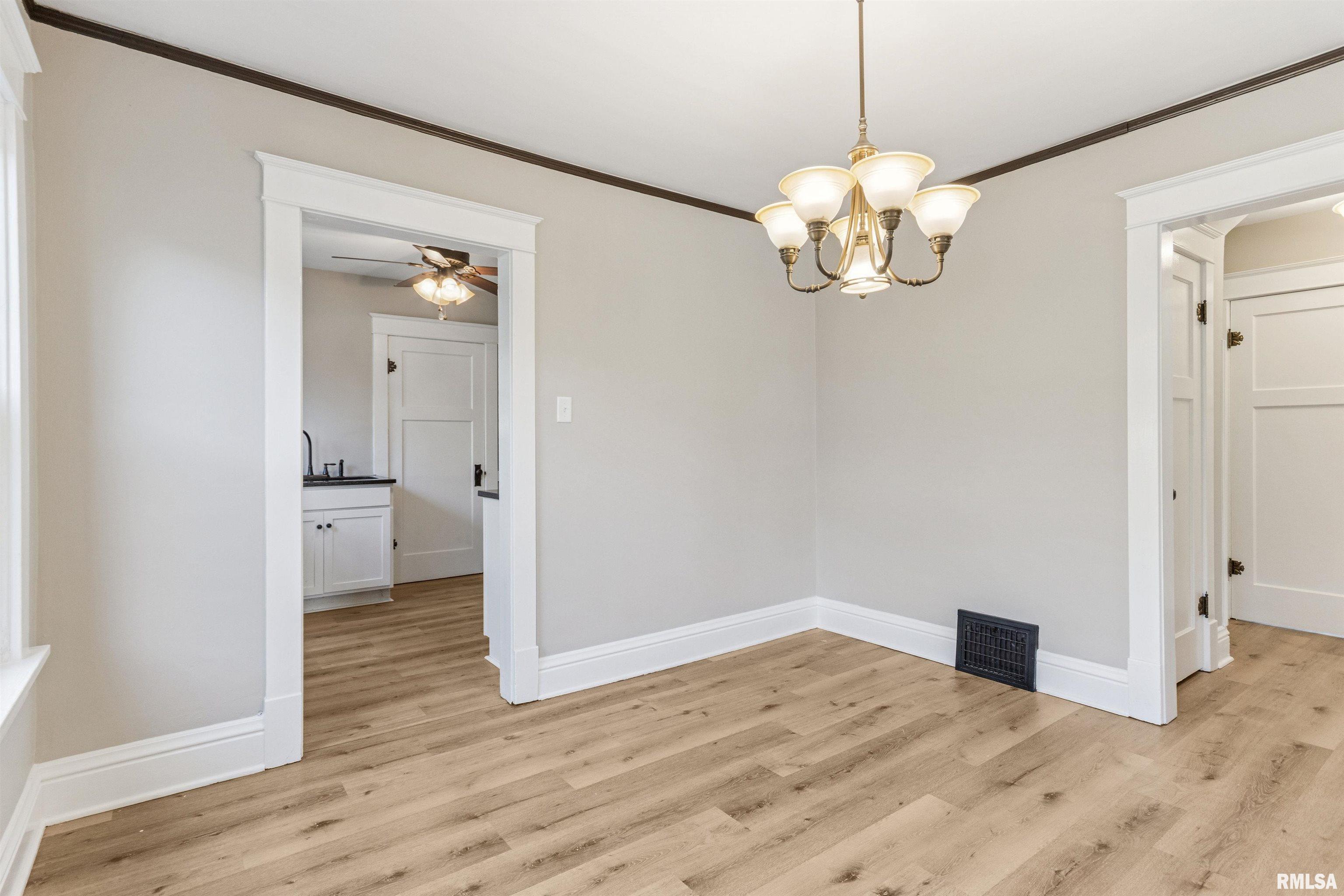 209 East Spruce Street Springfield, IL 62704 - Photo 5 of 17 Gallery Image 5