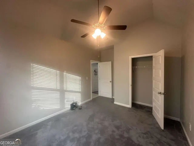 a view of empty room with window