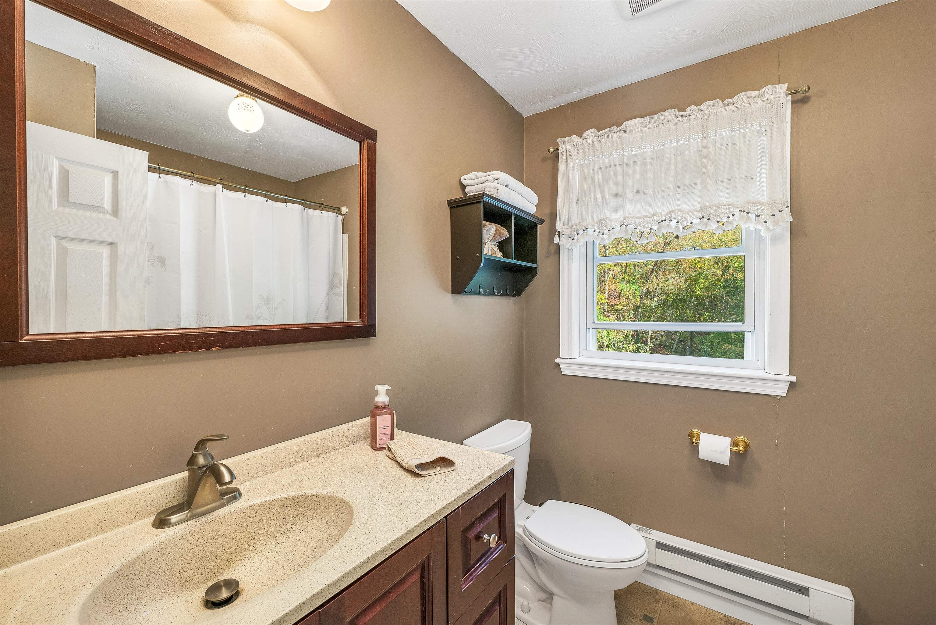 48 Londonderry Road Windham, NH 03087 - Photo 21 of 31