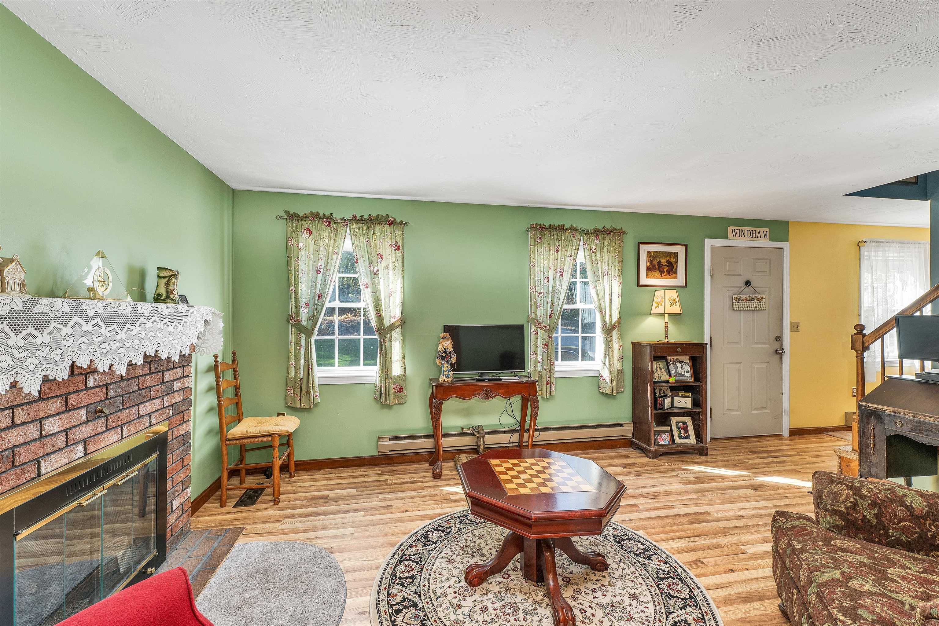 48 Londonderry Road Windham, NH 03087 - Photo 3 of 31