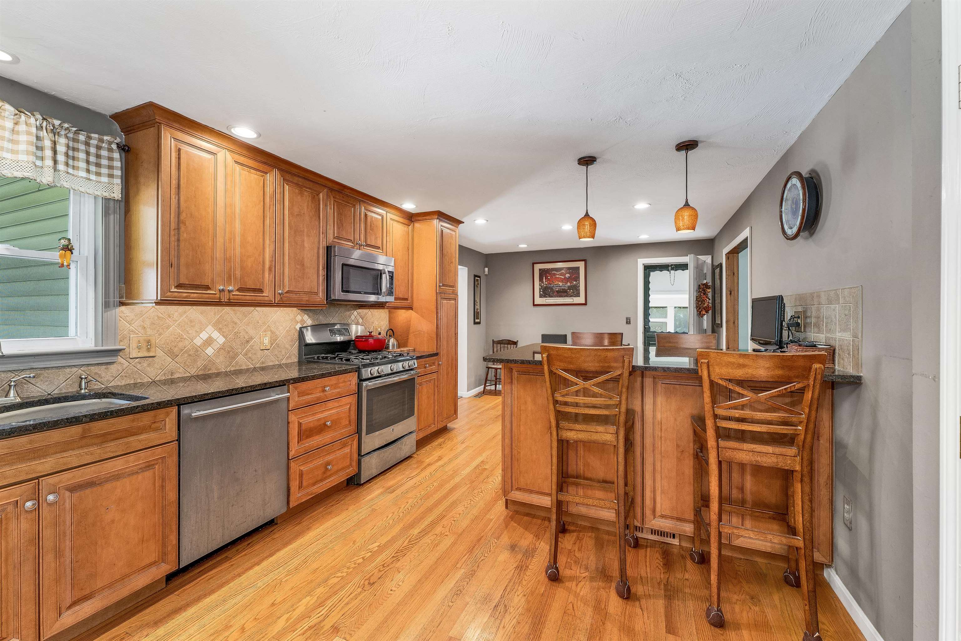 48 Londonderry Road Windham, NH 03087 - Photo 5 of 31