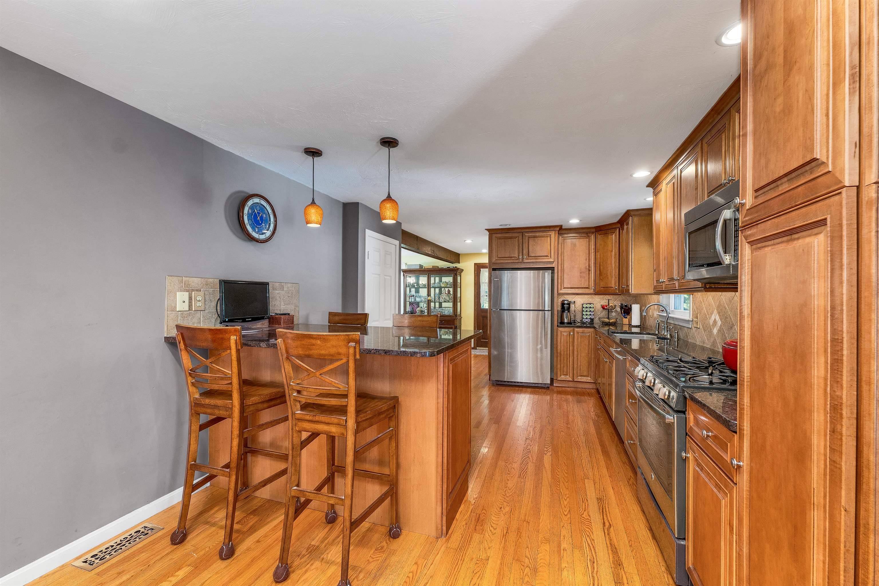 48 Londonderry Road Windham, NH 03087 - Photo 6 of 31