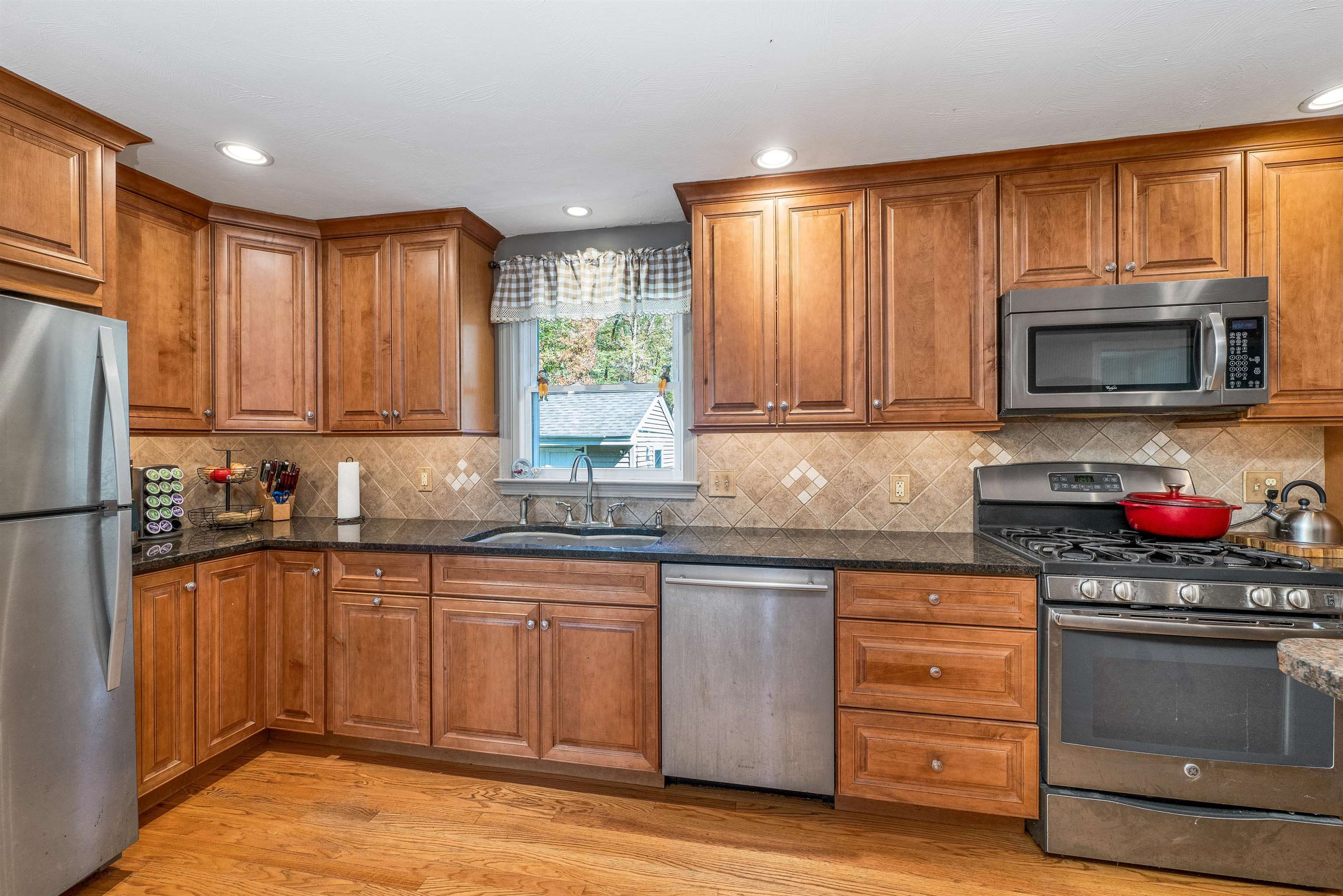 48 Londonderry Road Windham, NH 03087 - Photo 7 of 31