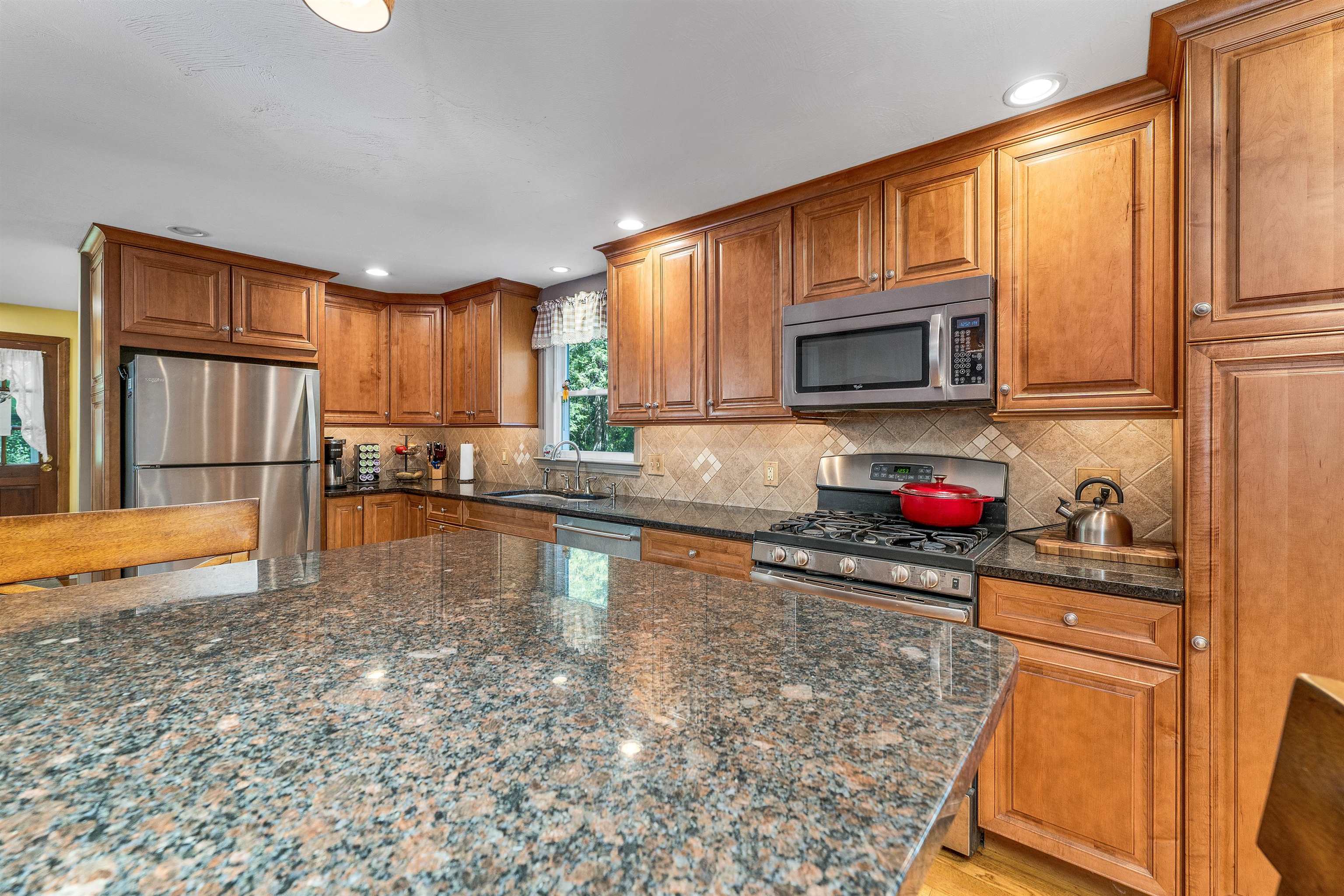 48 Londonderry Road Windham, NH 03087 - Photo 8 of 31