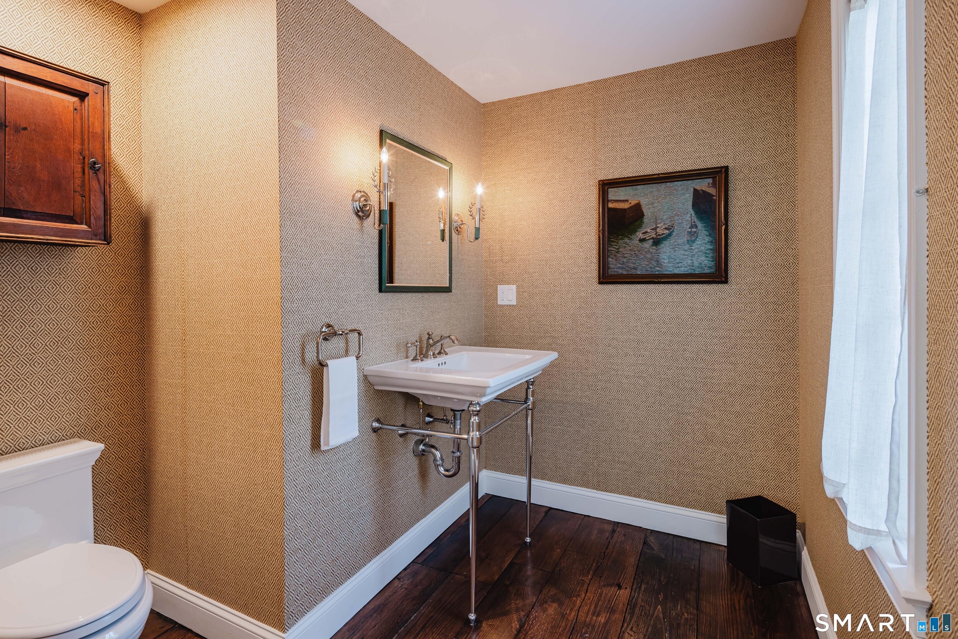 1760 Hillside Road Fairfield, CT 06824 - Photo 15 of 39 Powder Room