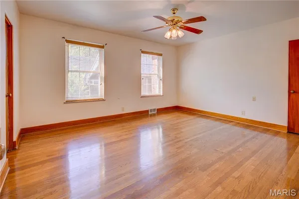 $179,900 | 501 East Commercial Street, Charleston, MO 63834