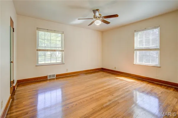 $179,900 | 501 East Commercial Street, Charleston, MO 63834