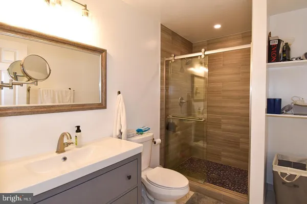 $4,000 | 5449 Grove Ridge Way, Unit 116, North Bethesda, MD 20852