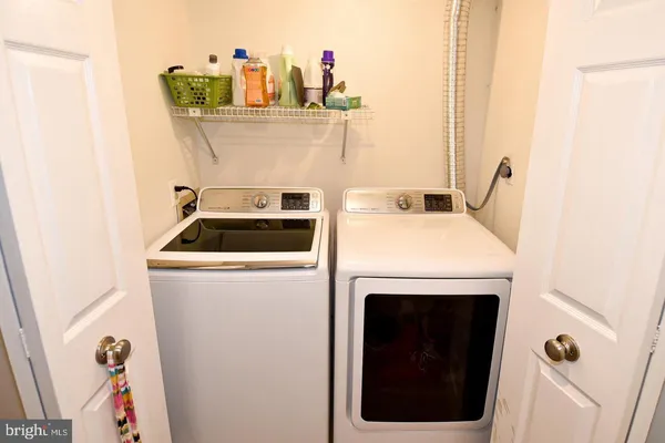 $4,000 | 5449 Grove Ridge Way, Unit 116, North Bethesda, MD 20852