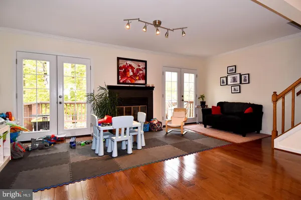 $4,000 | 5449 Grove Ridge Way, Unit 116, North Bethesda, MD 20852