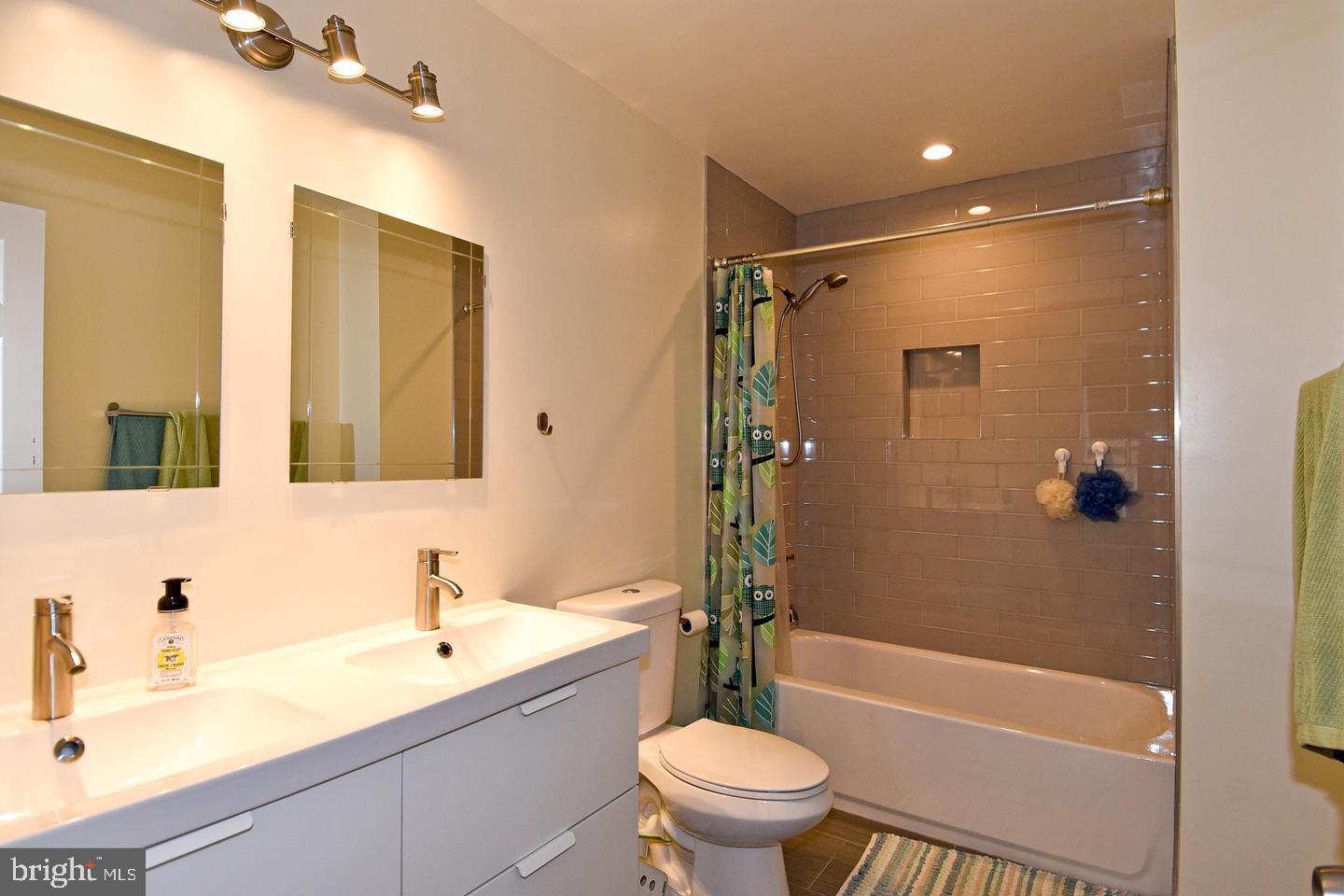 5449 Grove Ridge Way, Unit 116 North Bethesda, MD 20852 - Photo 10 of 30