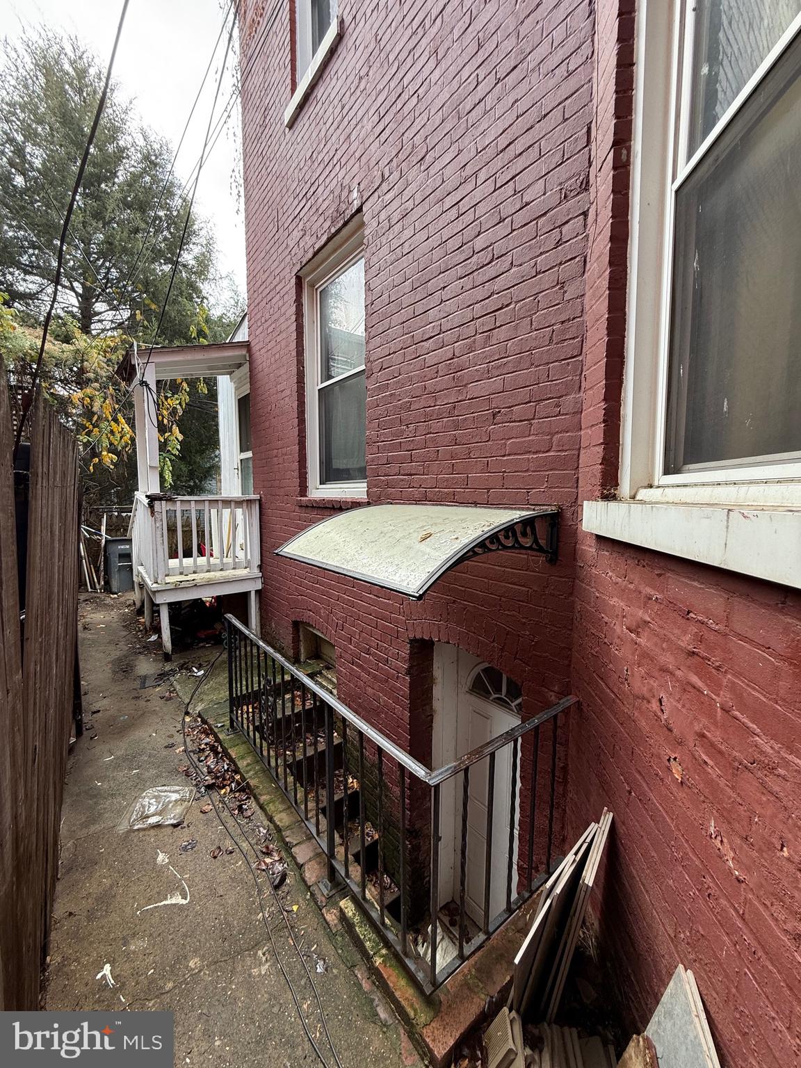 744 Gresham Place Northwest Washington, DC 20001 - Photo 4 of 5