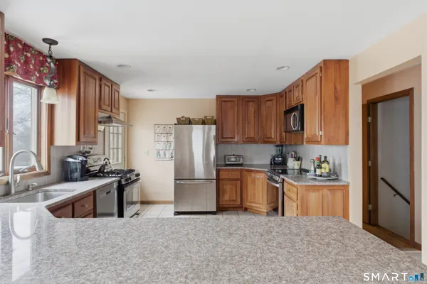 $429,900 | 45 Dwight Drive, Middlefield, CT 06455