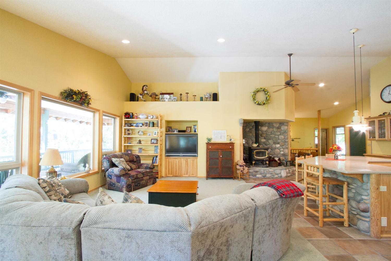 195 Stewart Road Grants Pass, OR 97526 - Photo 16 of 25 Additional Photo