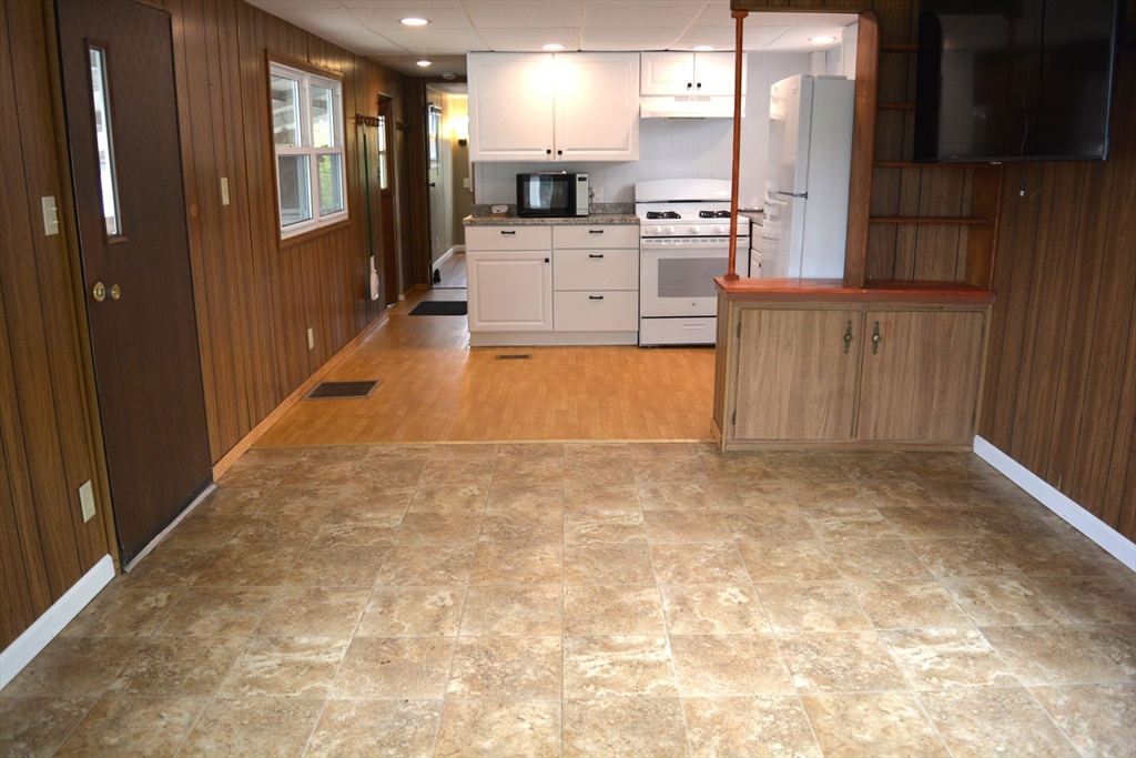 189 Springfield Road, Unit 13 Westfield, MA 01085 - Photo 17 of 31
