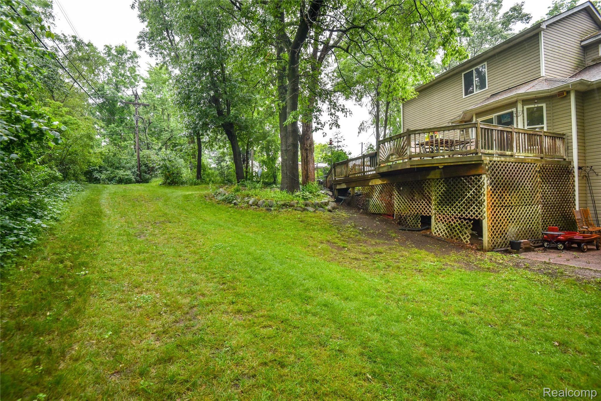 493 Pine Tree Road Lake Orion, MI 48362 - Photo 59 of 63 20210625-WES_2323.jpg