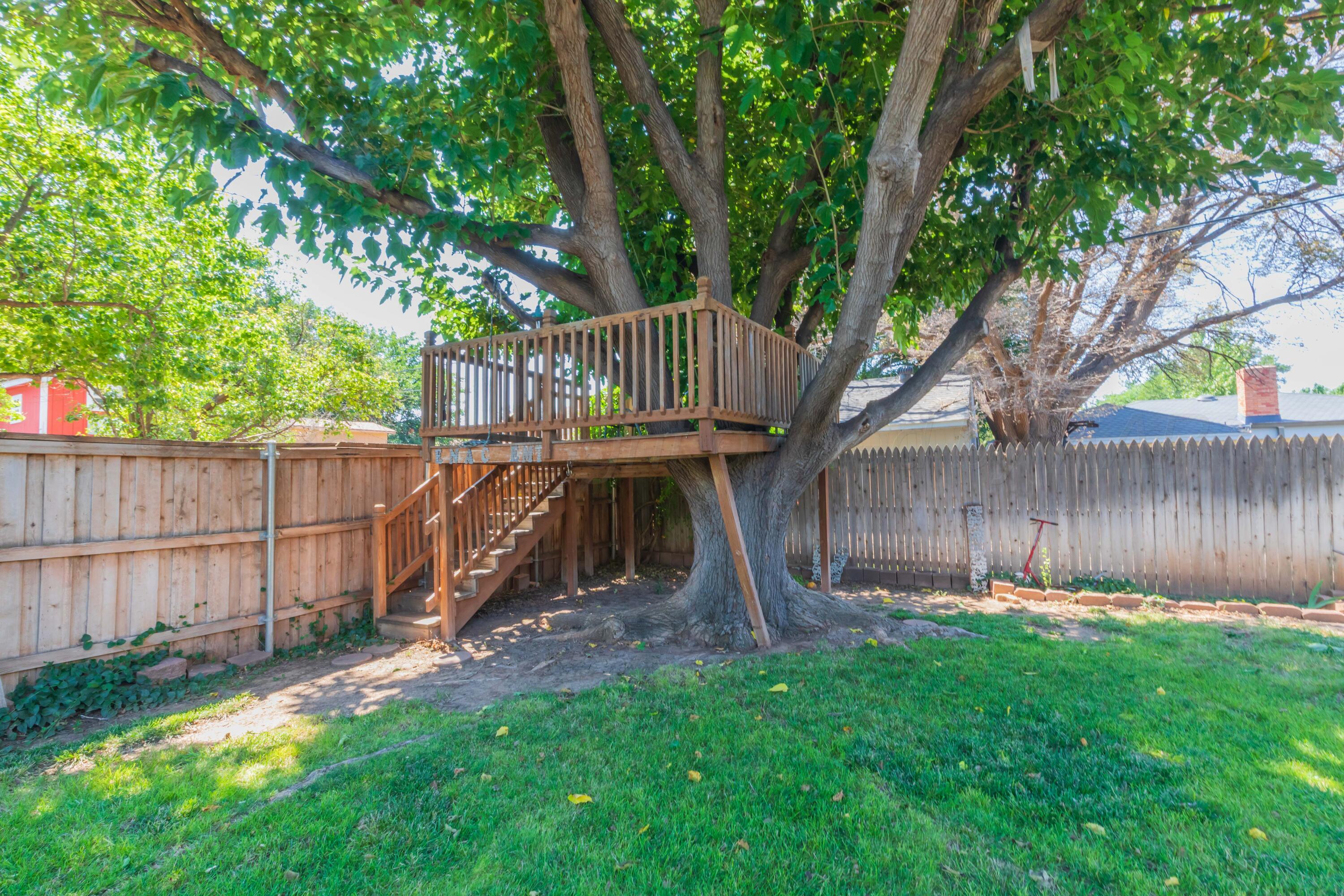 6019 Jameson Road Amarillo, TX 79106 - Photo 25 of 52 BACKYARD VIEW 1