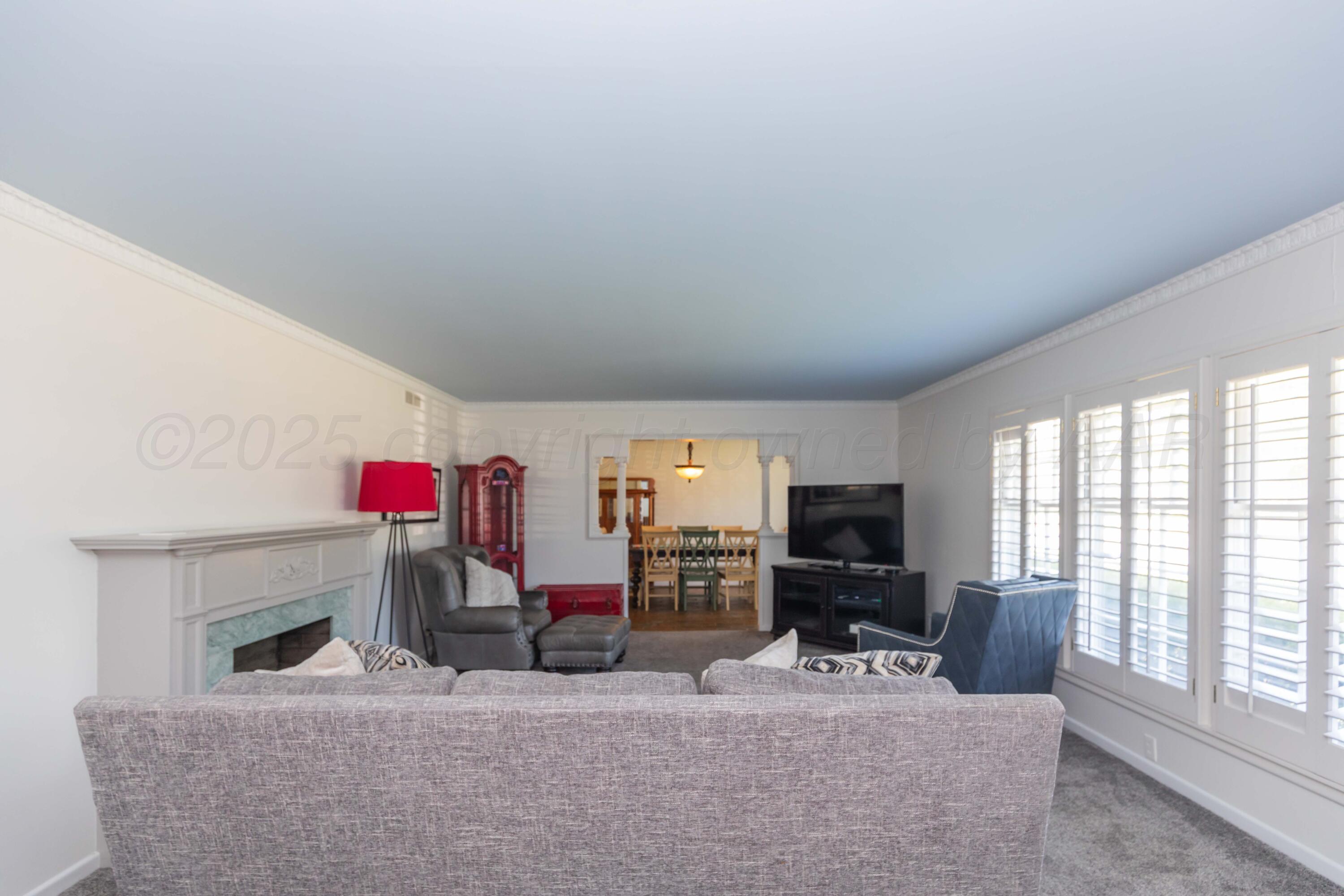6019 Jameson Road Amarillo, TX 79106 - Photo 29 of 52 LIVING ROOM VIEW 1