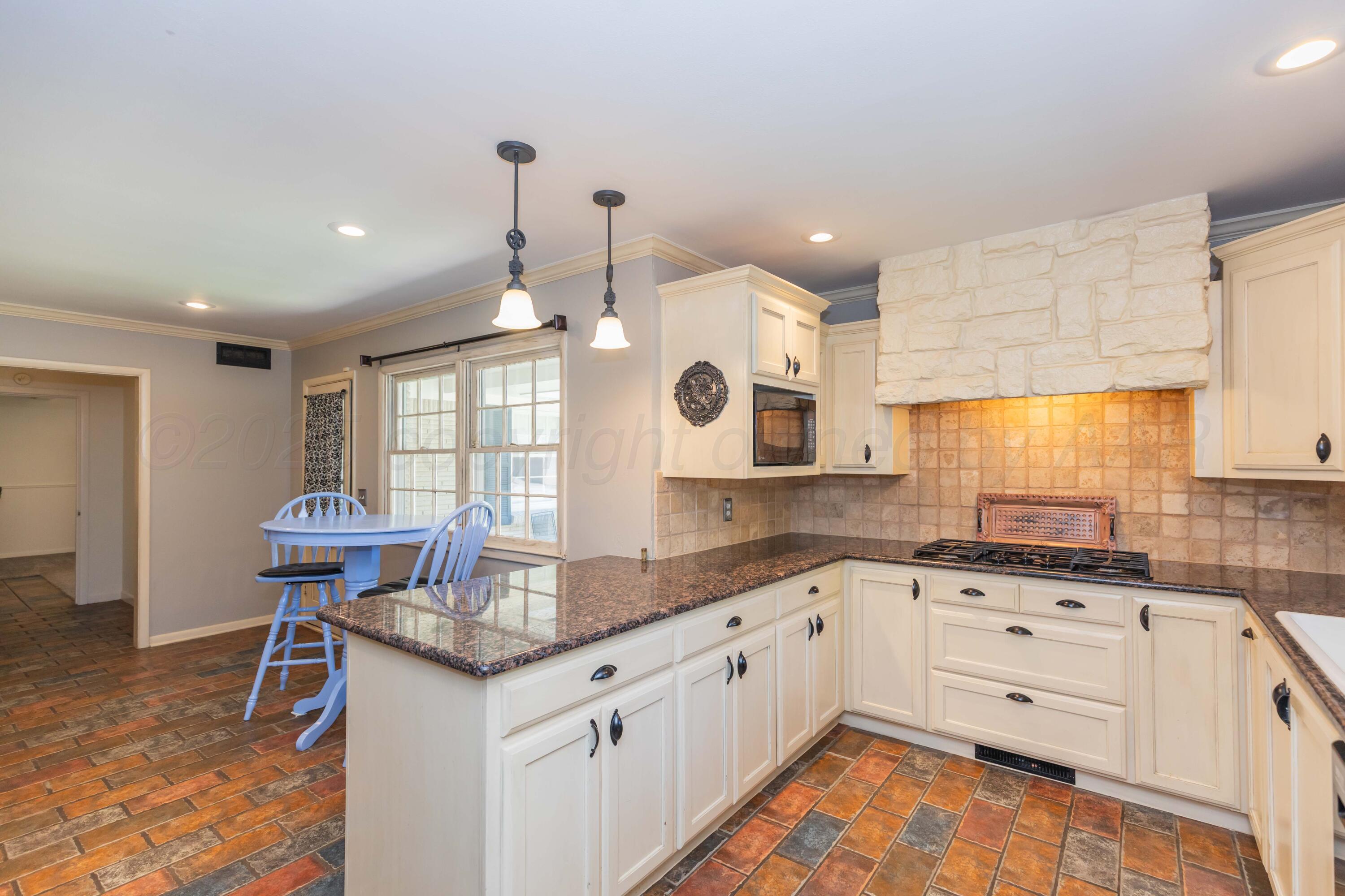 6019 Jameson Road Amarillo, TX 79106 - Photo 6 of 52 KITCHEN VIEW 3