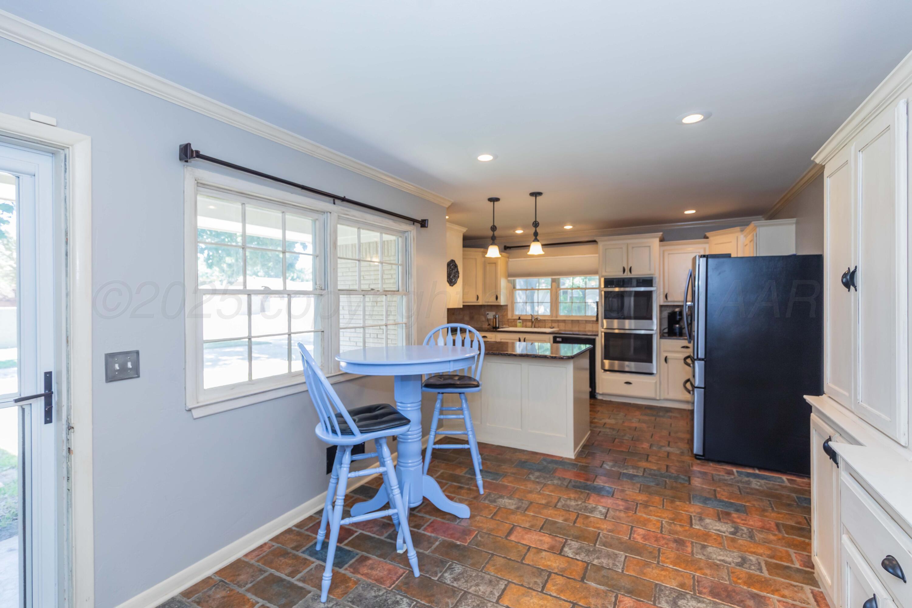 6019 Jameson Road Amarillo, TX 79106 - Photo 7 of 52 BREAKFAST NOOK