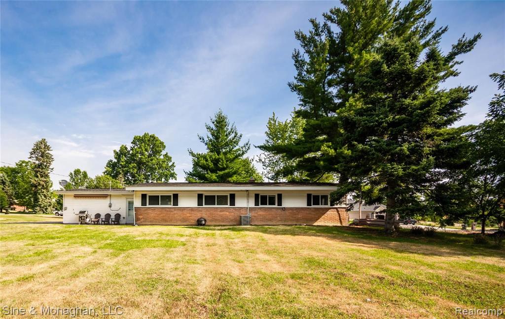 55 Stark Road Rochester Hills, MI 48307 - Photo 4 of 37