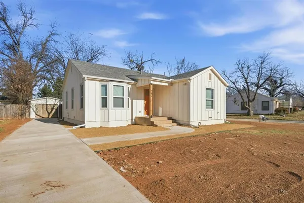 $1,900 | 242 College Drive, Abilene, TX 79601