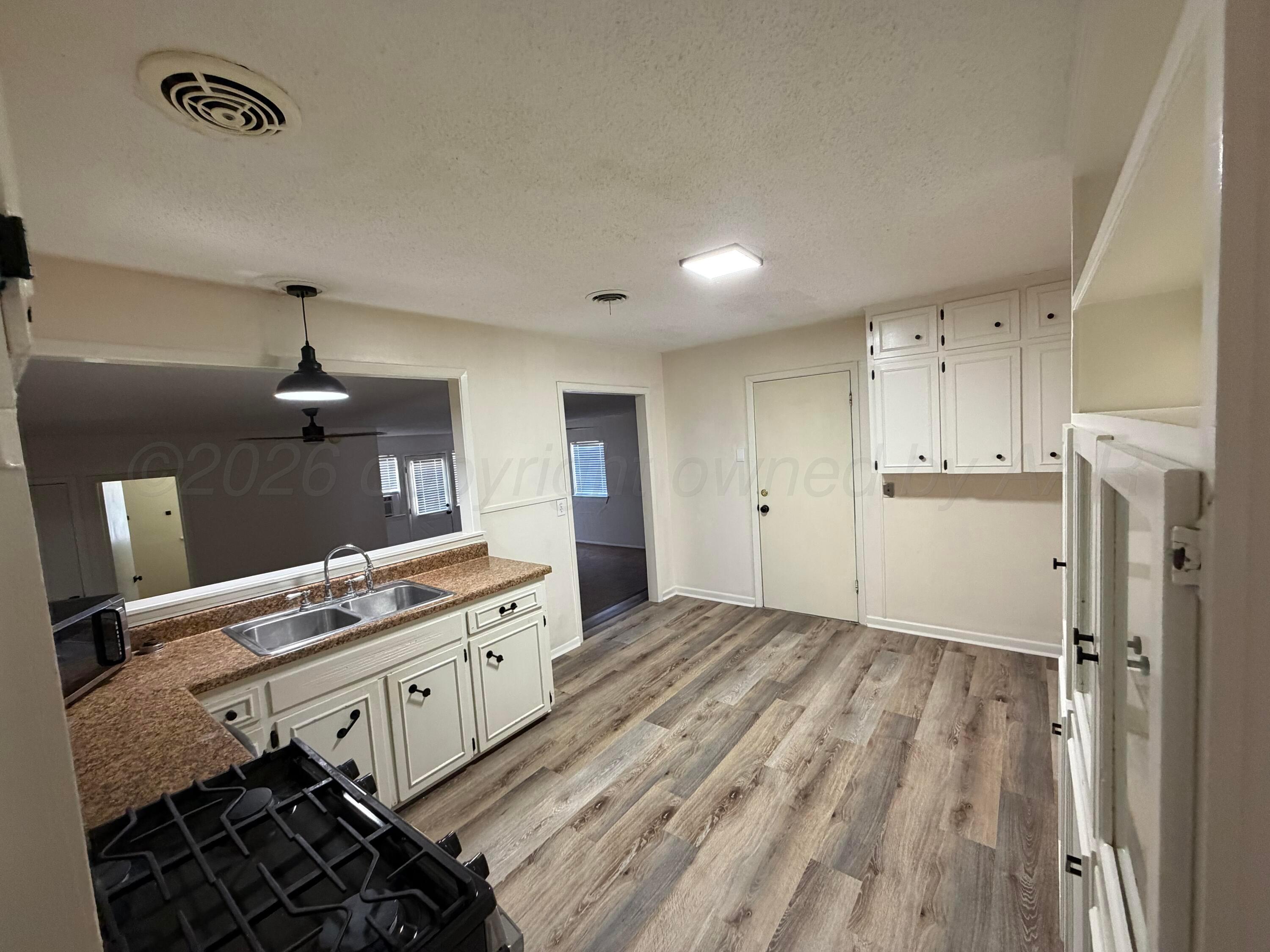 4308 South Fannin Street Amarillo, TX 79110 - Photo 7 of 23 IMG_0891