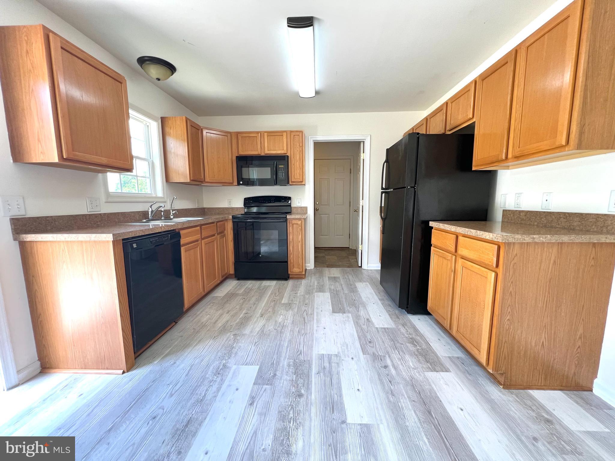kitchen and dining combo