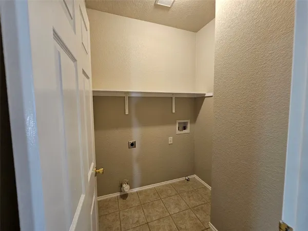 $1,750 | 302 Windridge Village Cove, Georgetown, TX 78626