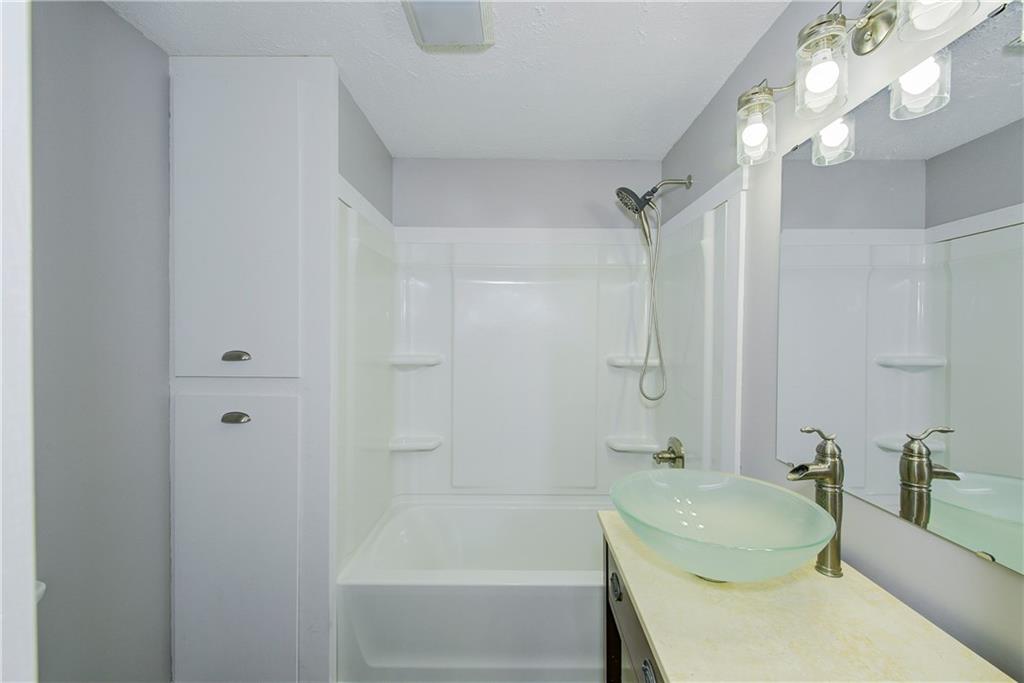 14501 South Jonesville Road Columbus, IN 47201 - Photo 20 of 26 Gallery Image 20