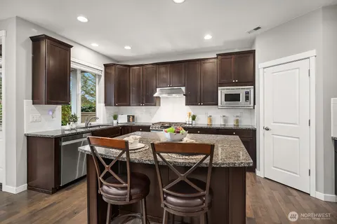 $1,378,000 | 9414 Elm Avenue Southeast, Snoqualmie, WA 98065