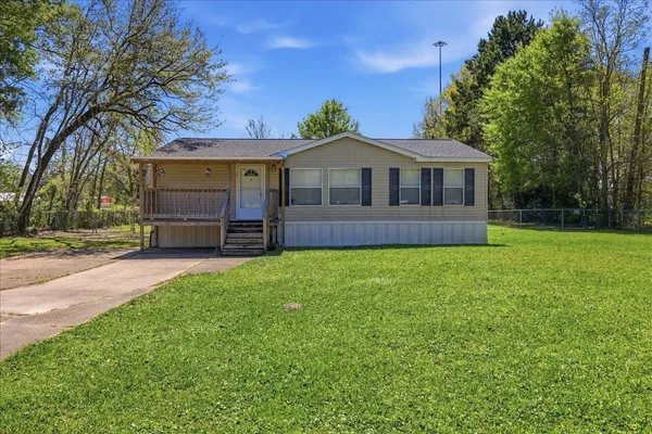 $119,900 | 385 West Davis Loop, Vidor, TX 77662