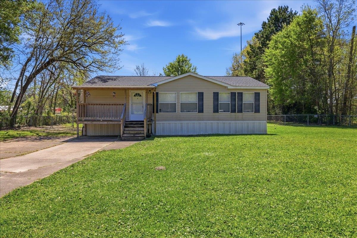 385 West Davis Loop Vidor, TX 77662 - Photo 1 of 28