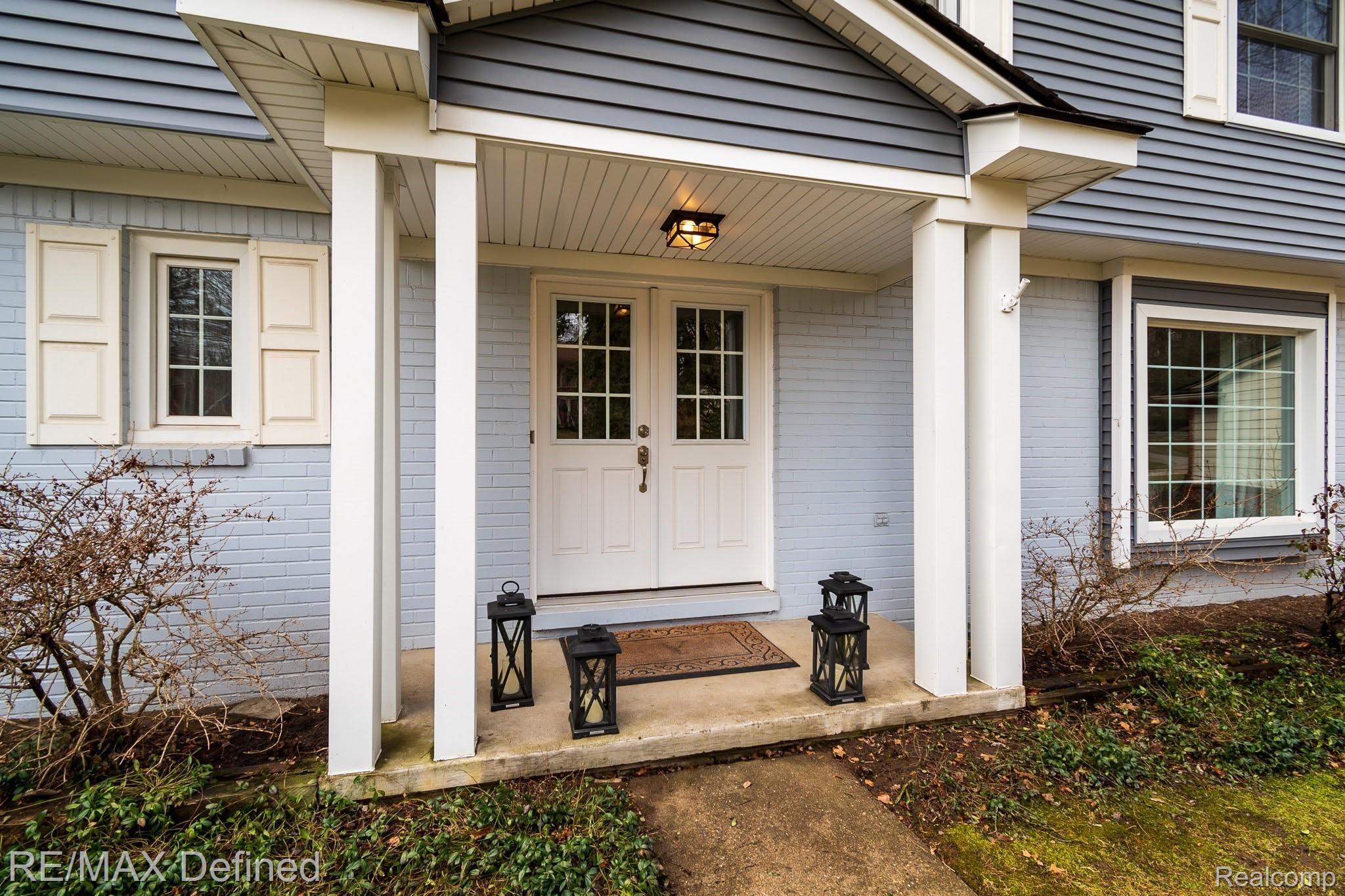 674 Campus Road Rochester, MI 48309 - Photo 2 of 48 DSC_0182.jpg