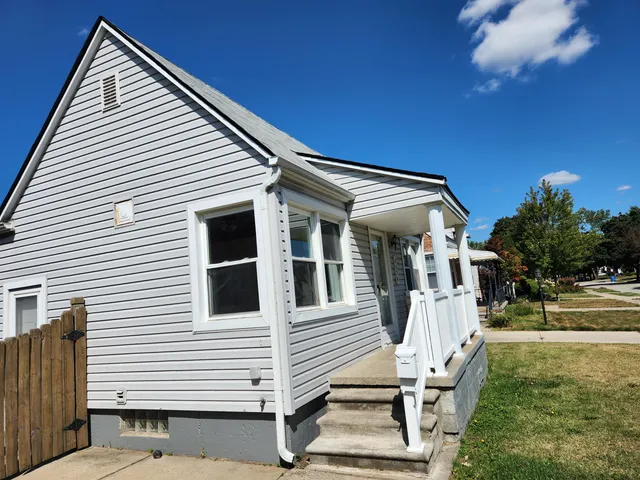 $165,000 | 4474 Syracuse Street, Dearborn Heights, MI 48125