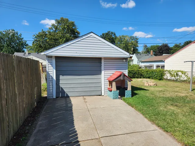 $165,000 | 4474 Syracuse Street, Dearborn Heights, MI 48125