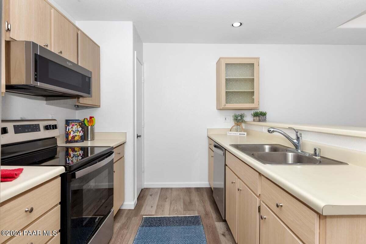 3050 Smokey Road, Unit 20B Prescott, AZ 86301 - Photo 5 of 23 Kitchen 2