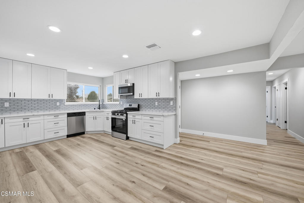 4537 Bidwell Street Simi Valley, CA 93063 - Photo 6 of 32