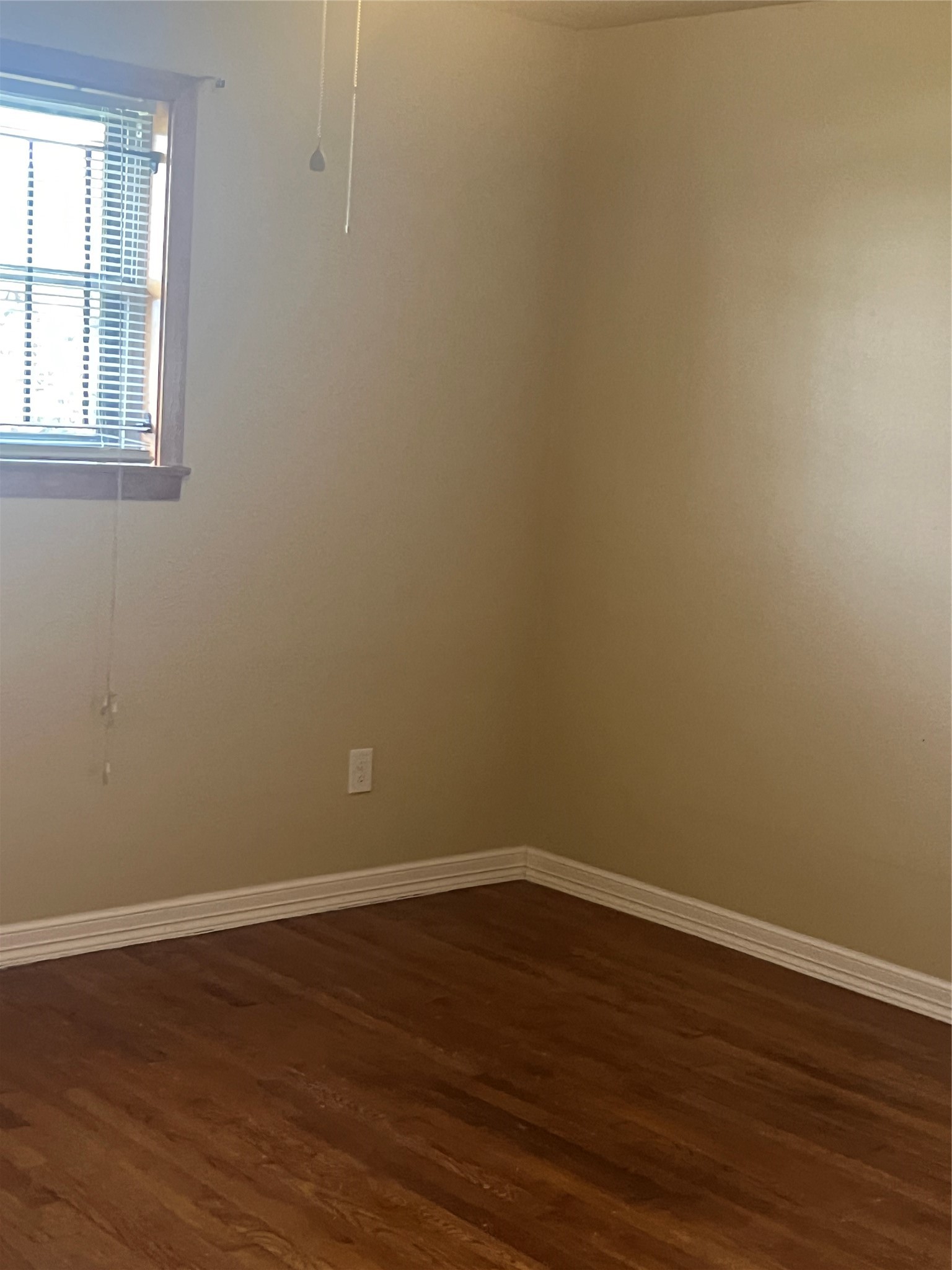 714 East Whitney Street Houston, TX 77022 - Photo 14 of 32