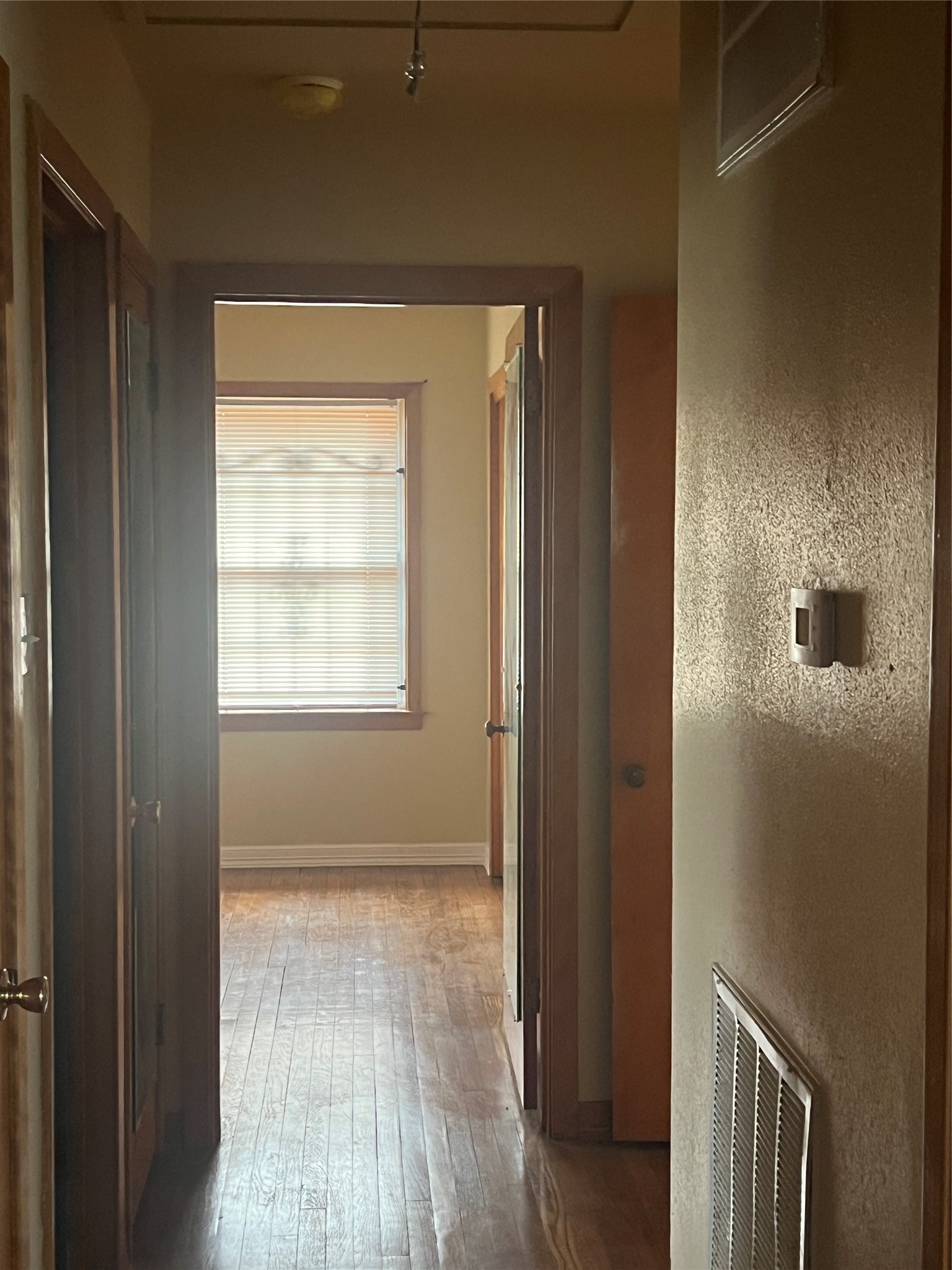 714 East Whitney Street Houston, TX 77022 - Photo 18 of 32