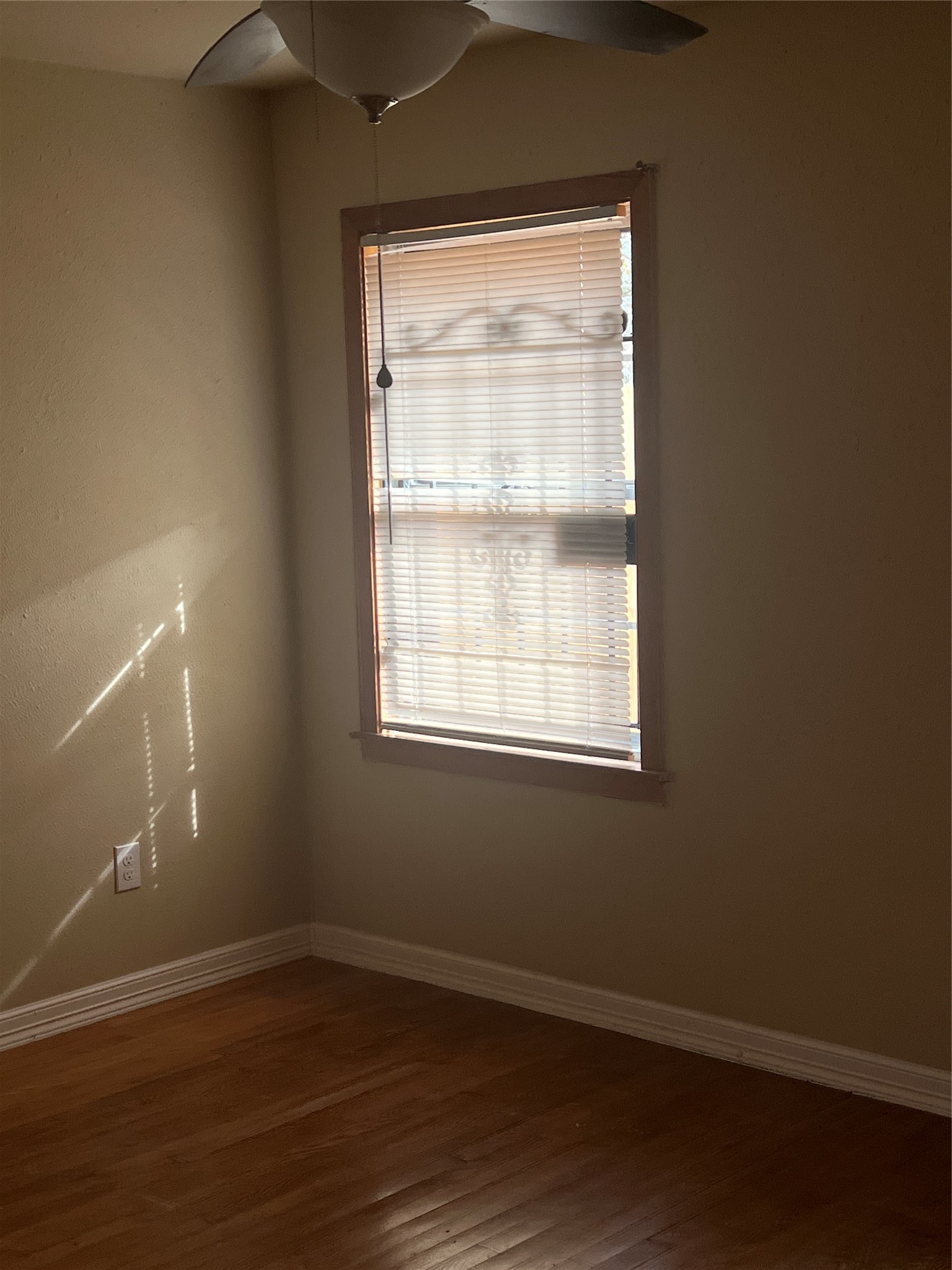 714 East Whitney Street Houston, TX 77022 - Photo 21 of 32