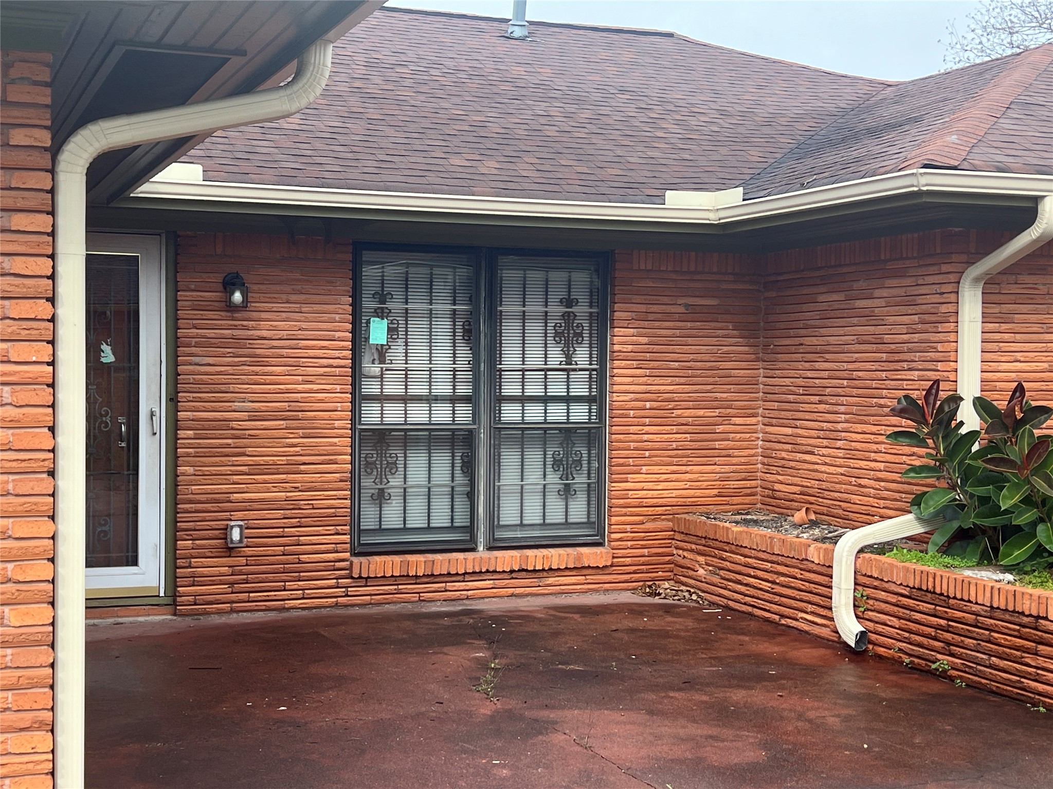 714 East Whitney Street Houston, TX 77022 - Photo 3 of 32 The patio near the back door.