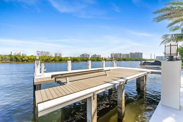 $10,450,000 | 7212 Northeast 8th Drive, Boca Raton, FL 33487