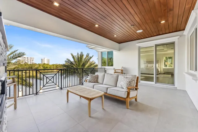 $10,450,000 | 7212 Northeast 8th Drive, Boca Raton, FL 33487