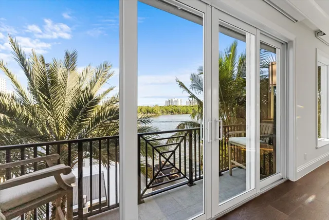 $10,450,000 | 7212 Northeast 8th Drive, Boca Raton, FL 33487
