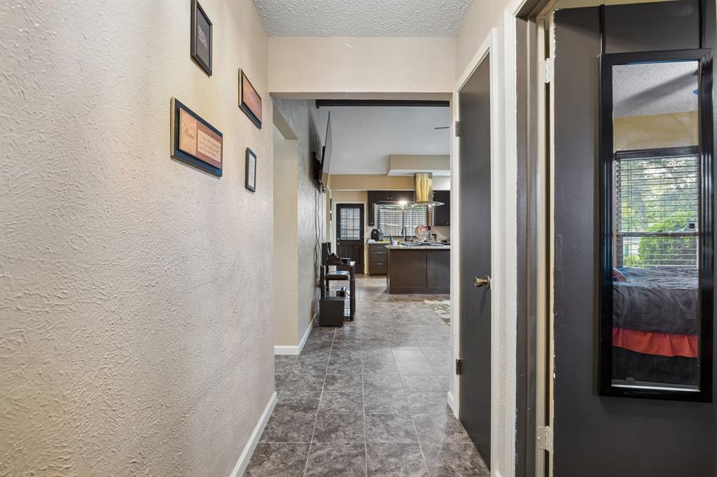 2617 Quail Ridge Irving, TX 75060 - Photo 3 of 17 Entry